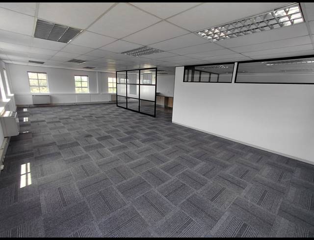 137M² OFFICE TO LET IN FOURWAYS